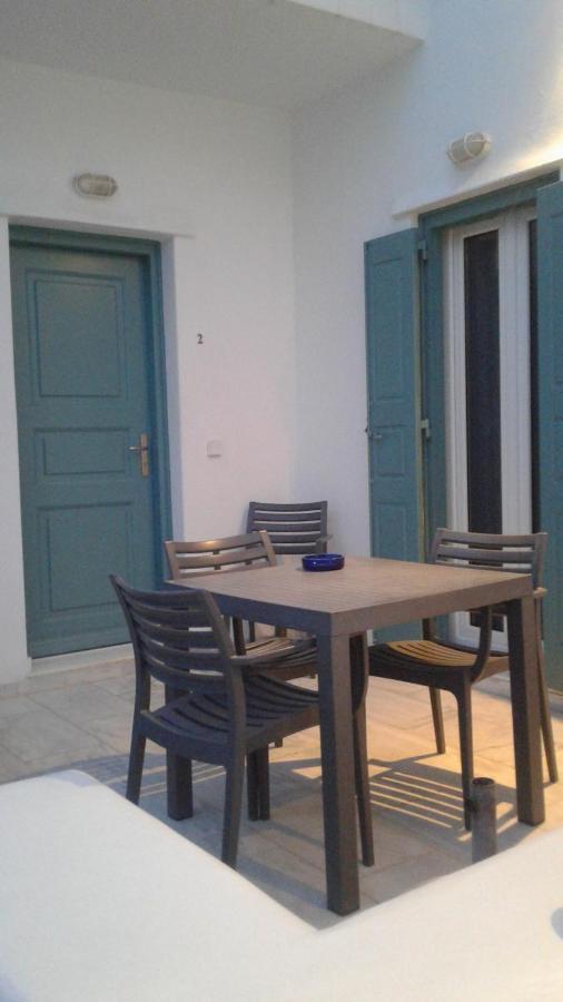 אורנוס Celeste Apartments מראה חיצוני תמונה