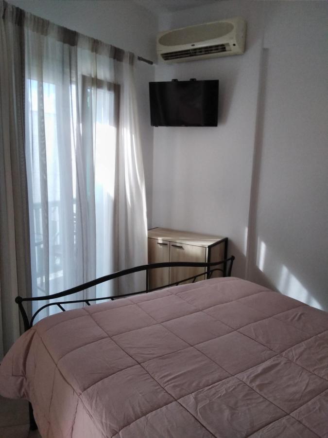 אורנוס Celeste Apartments מראה חיצוני תמונה