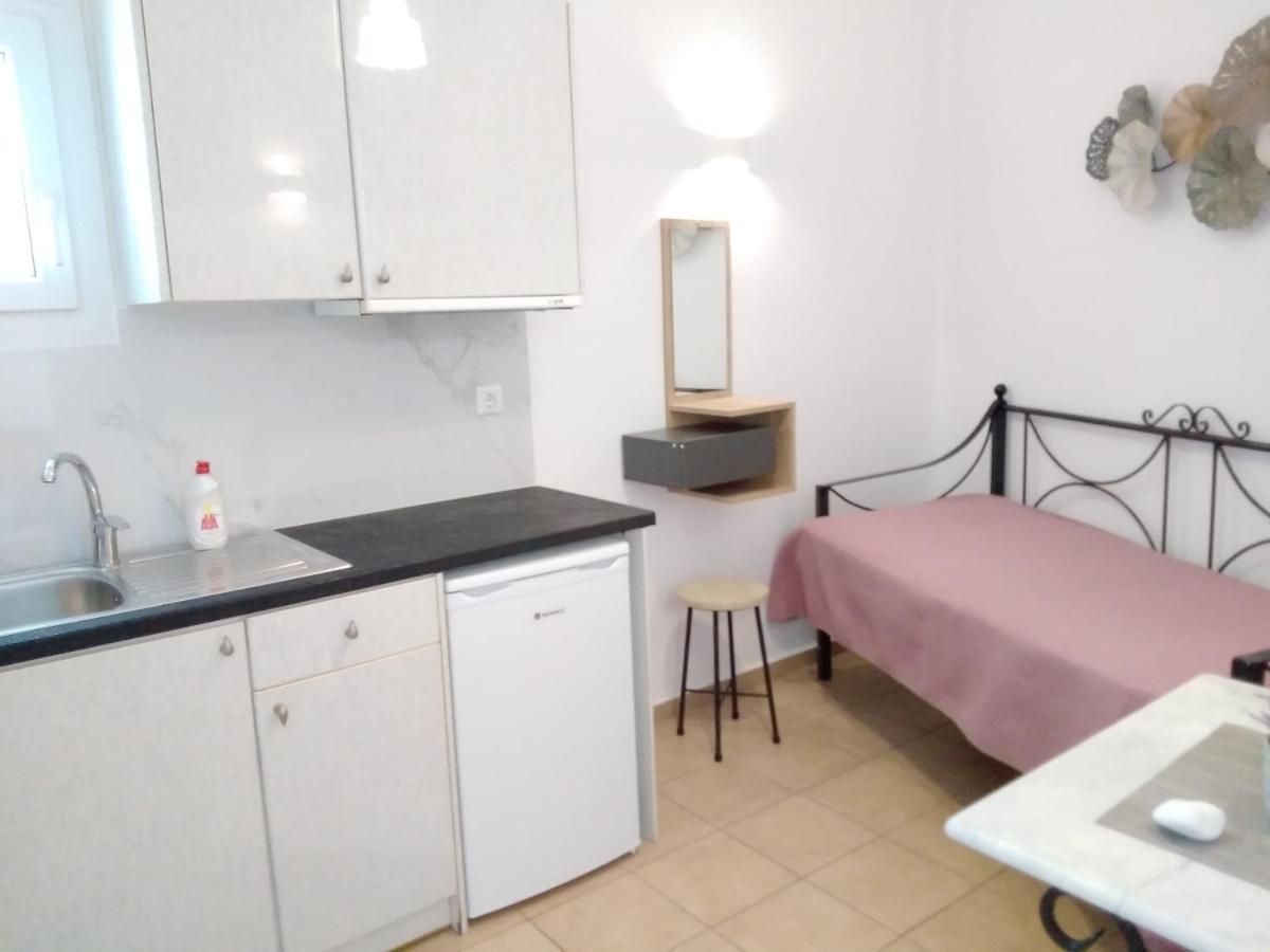 אורנוס Celeste Apartments מראה חיצוני תמונה