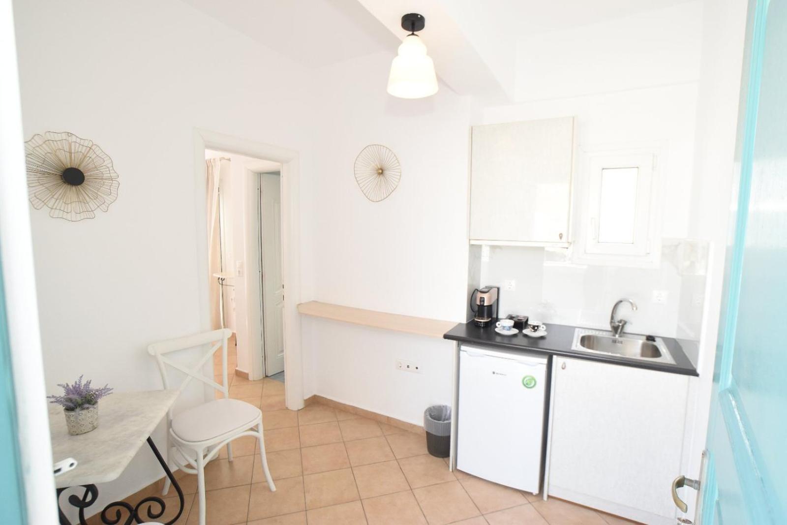 אורנוס Celeste Apartments מראה חיצוני תמונה