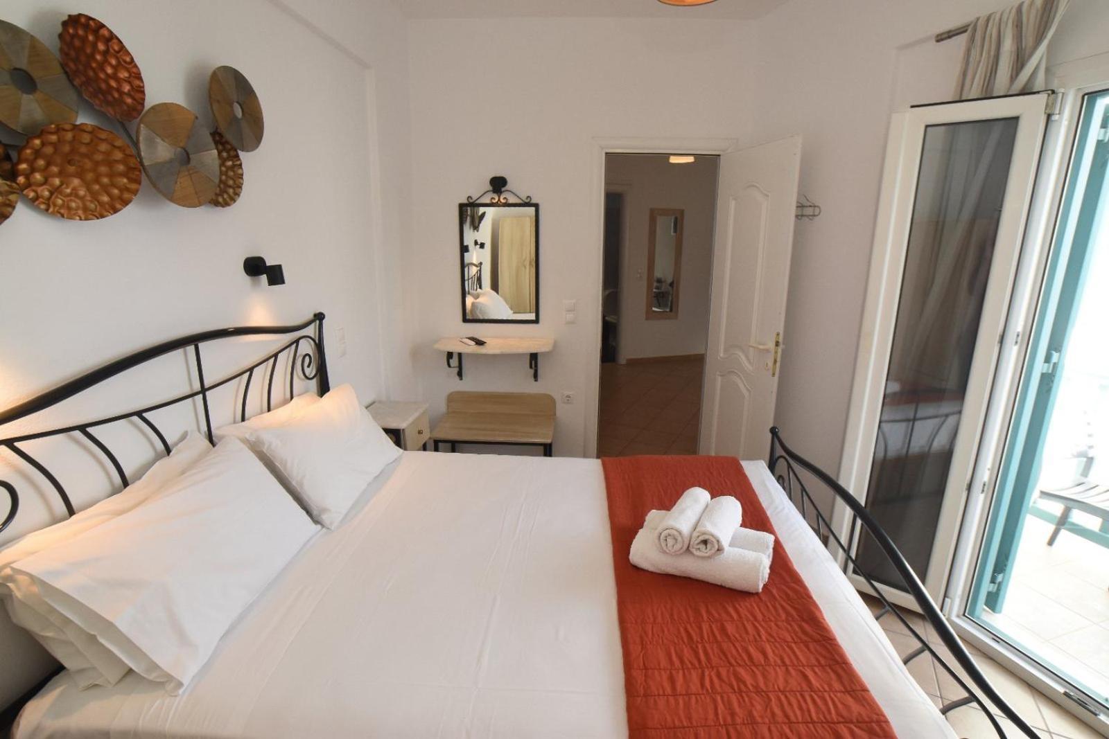 אורנוס Celeste Apartments מראה חיצוני תמונה