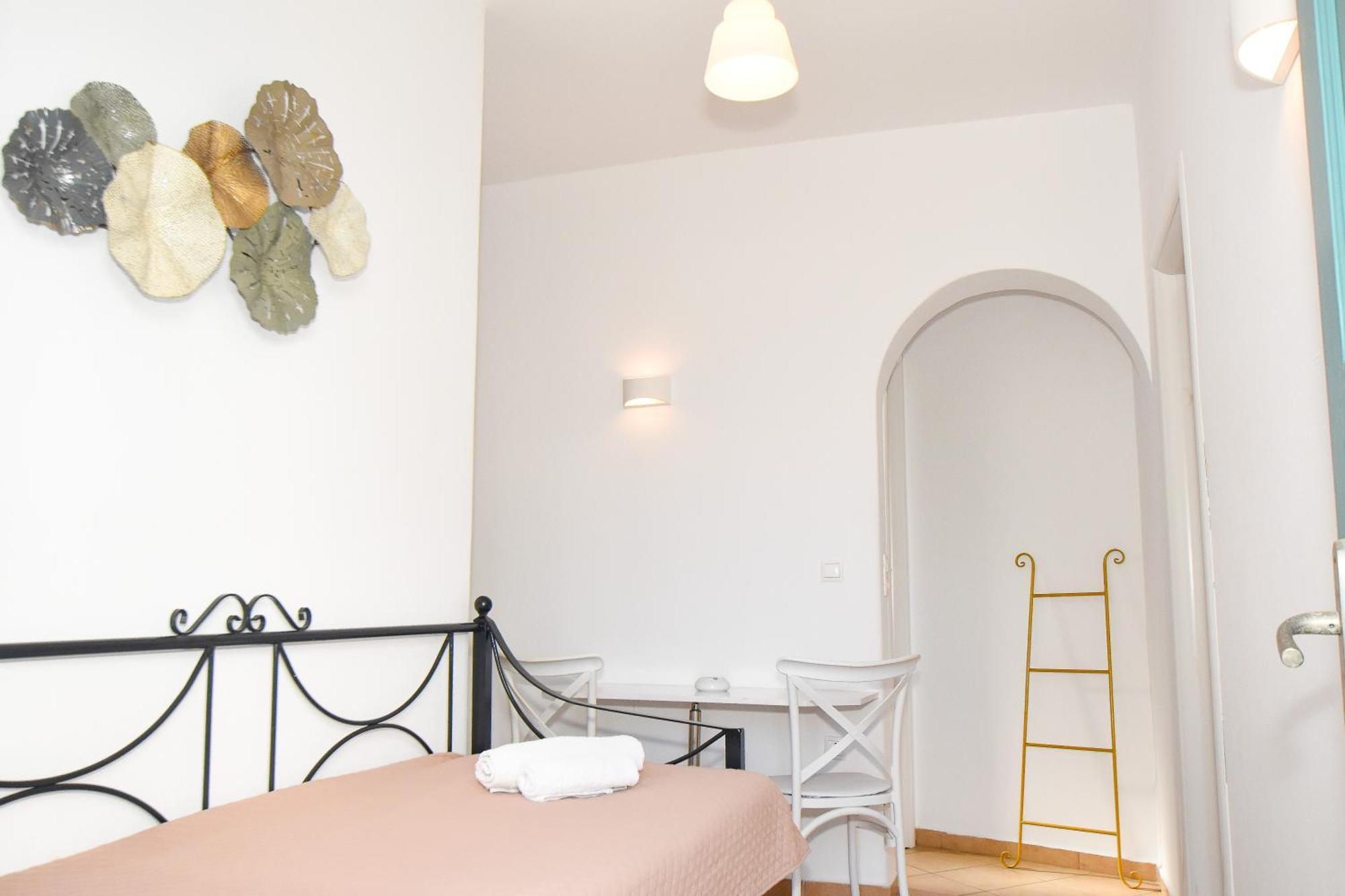 אורנוס Celeste Apartments מראה חיצוני תמונה