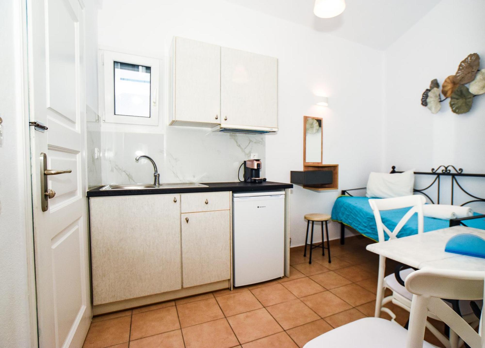אורנוס Celeste Apartments מראה חיצוני תמונה