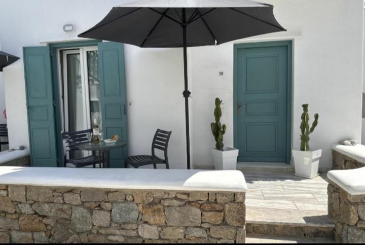 אורנוס Celeste Apartments מראה חיצוני תמונה
